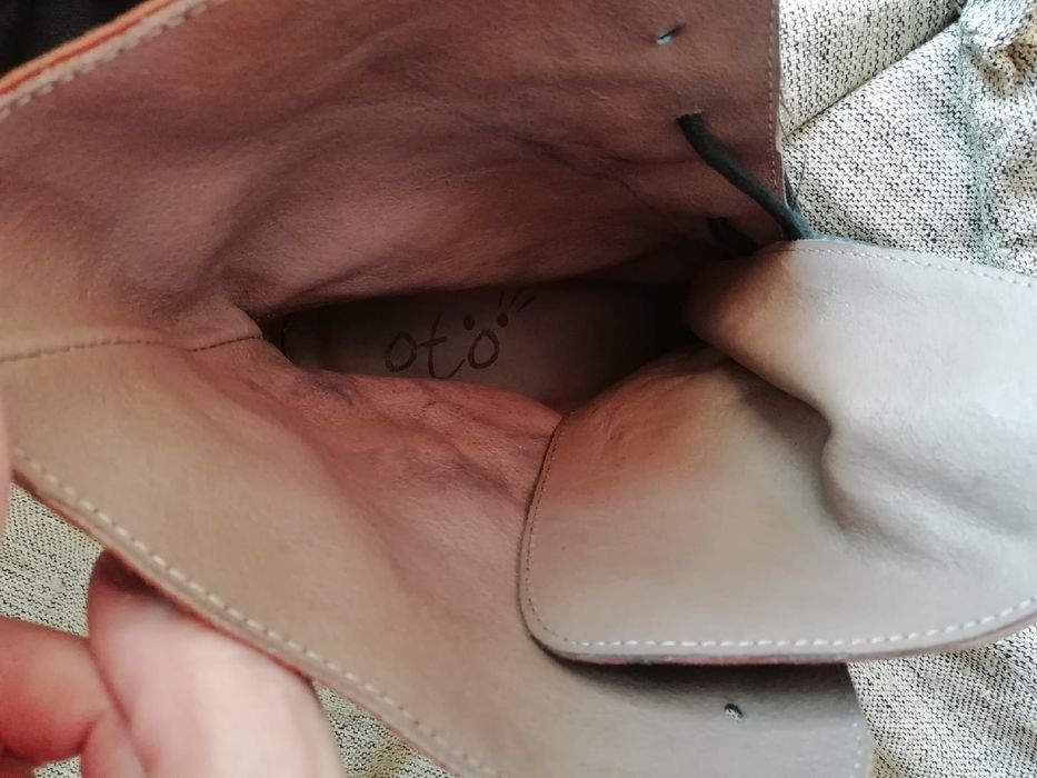 Продам ботинки со шнурками