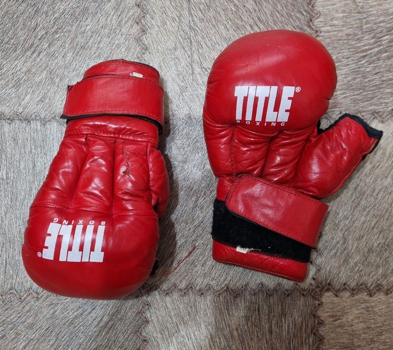 Боксерский шлем + перчатки