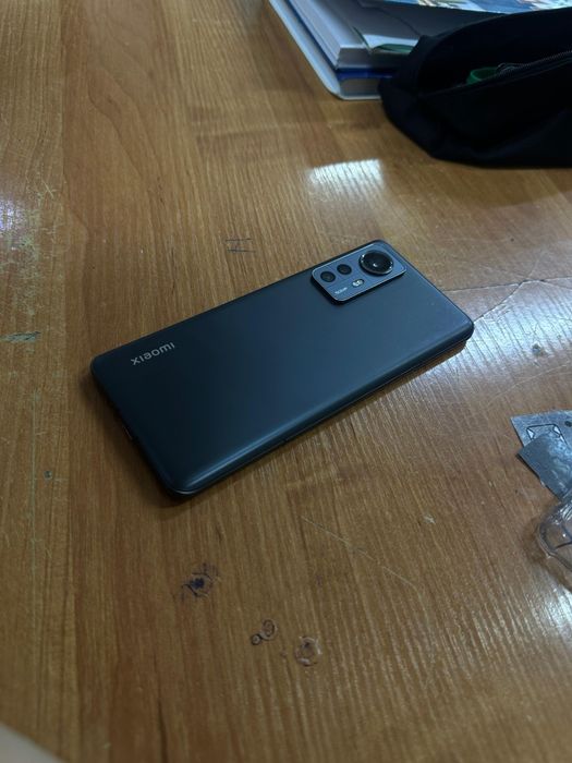 Xiaomi 12 12/256 как новый