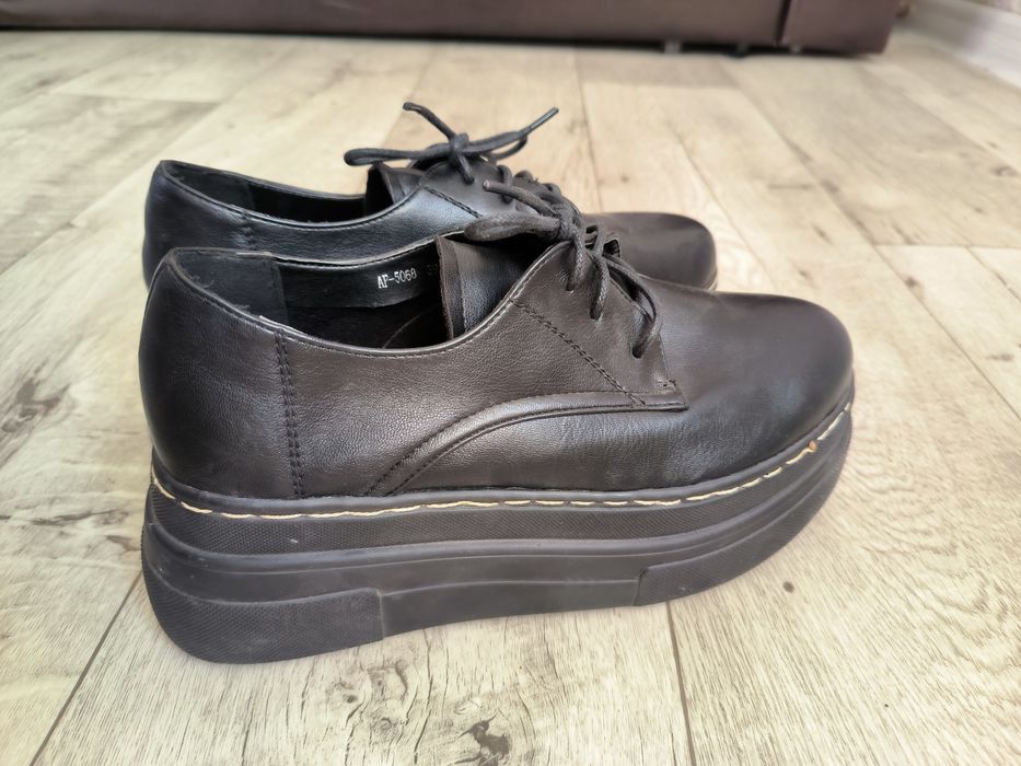 Продаётся женская осенняя обувь.