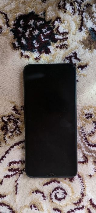 Realme c35 hech narsa bomagan hammoyogi tinniq 1 yil ishlatilgan