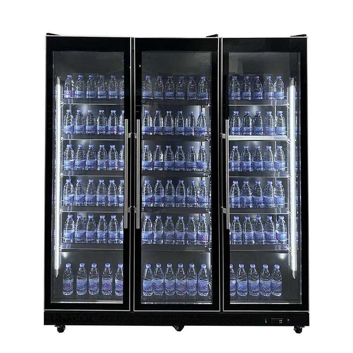 Vitrină frigorifică WH03 3 uși 2000L R290 2–8°C LED