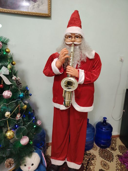 Продается кукла Дед  мороз в хорошем состоянии