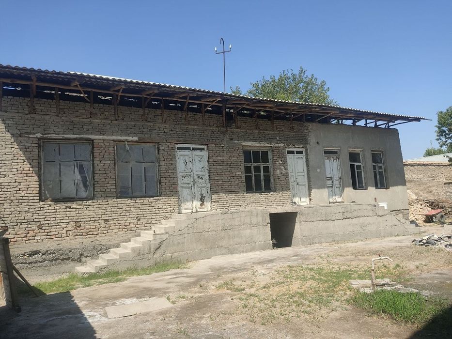 Uy srochna sotiladi gaz suv svet bor