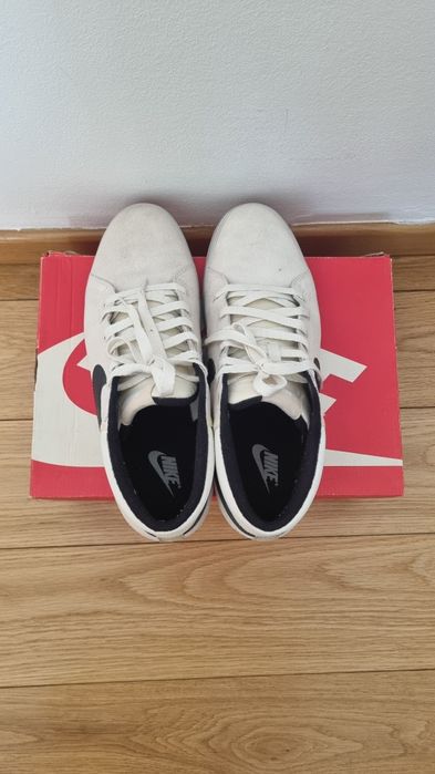 Tenisi Nike piele intoarsa