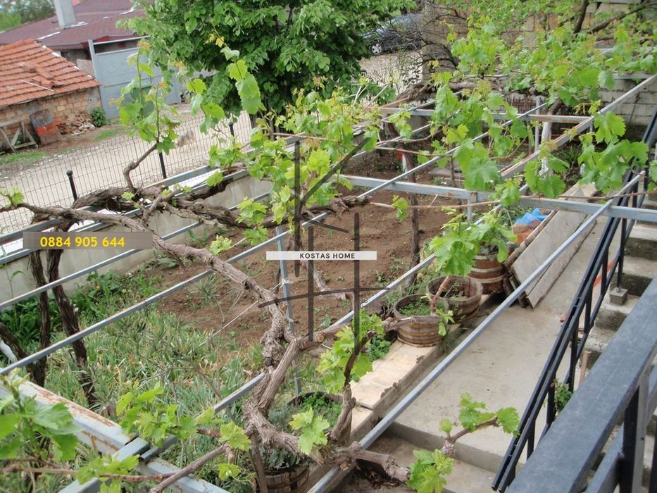 Къща в Варна, област-с.Бенковски площ 285 цена 195000