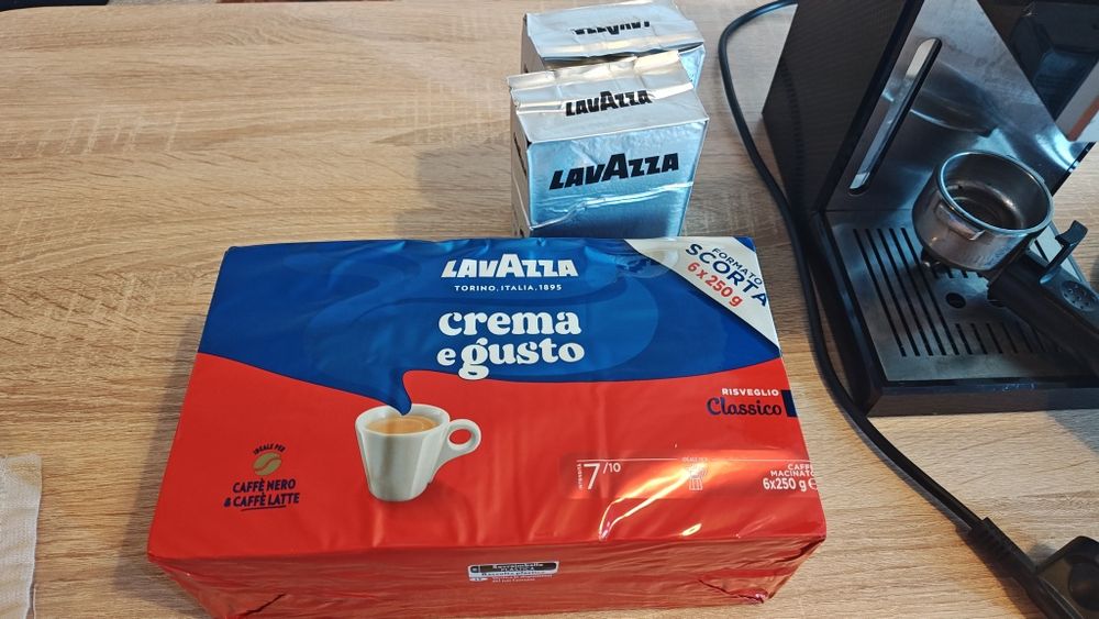 Кафемашина BRIEL AS03 – 20 Bar + 8 пакета Lavazza подарък