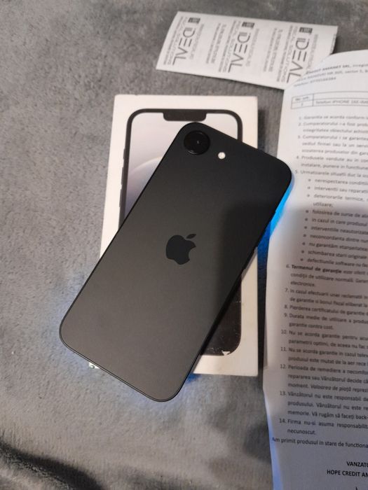 Vând iPhone 16E ca nou