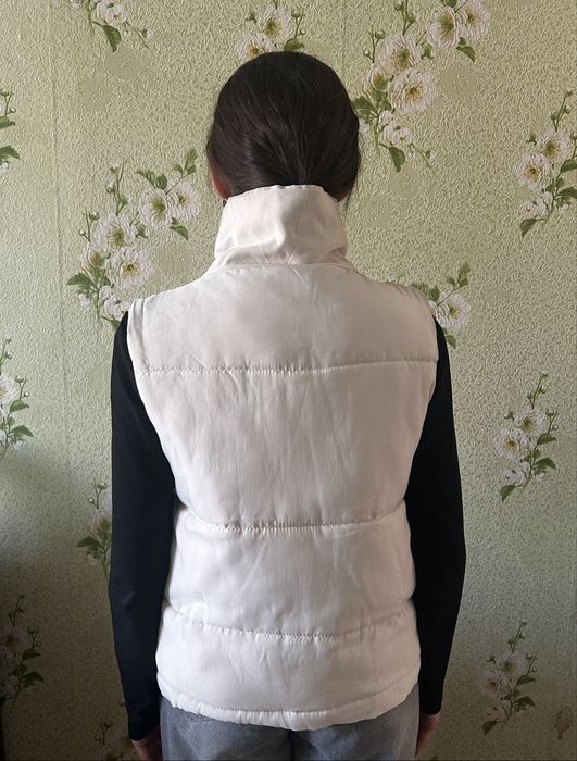 Безрукавка жилетка