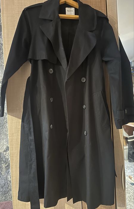 Тренч Bershka черный осенний