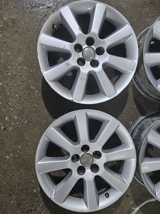 Продам диски Toyota Avensis