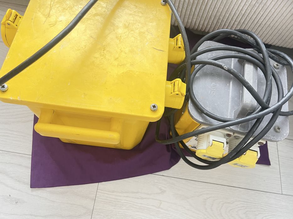 Transformator de la 220V la 110V