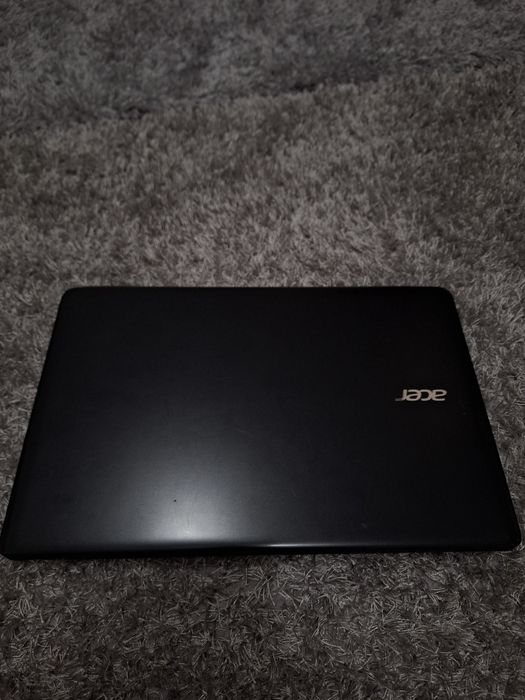 Vând laptop pentru piese