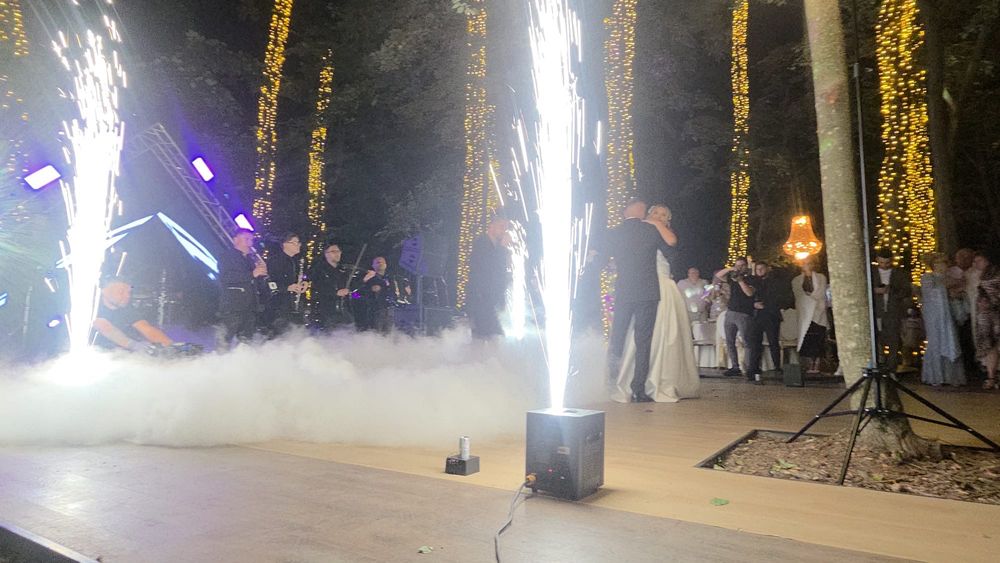 Focuri de artificii autorizate,  Gender reveal, cununie
