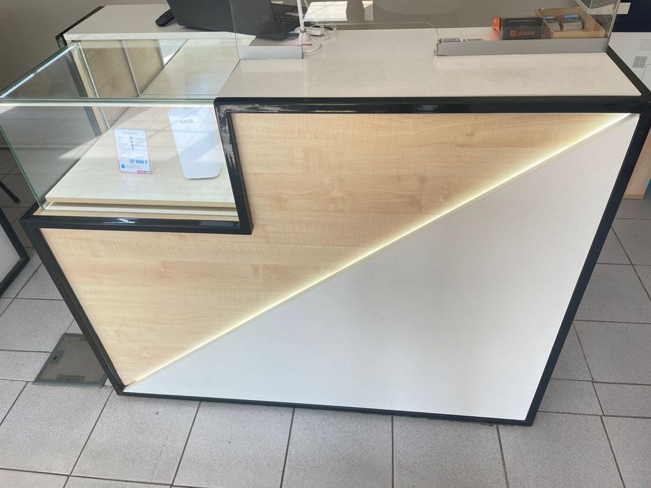 Продам эконом панели, столы ресепшен и др