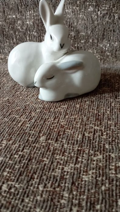 Фарфоровая статуэтка зайцы ЛФЗ