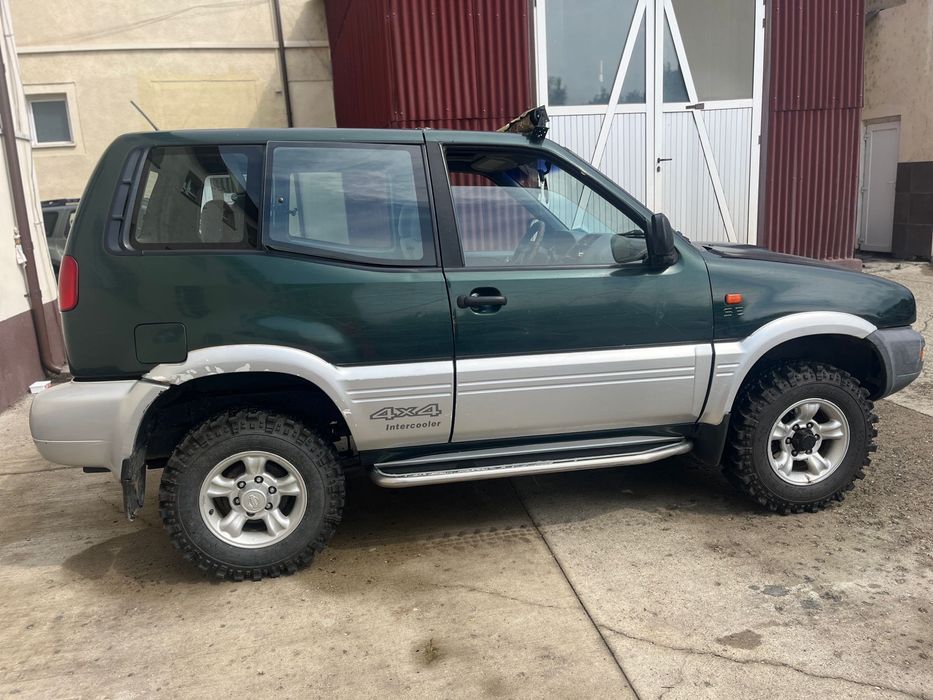 Vand Nissan Terrano 2 fara rugina la sasiu