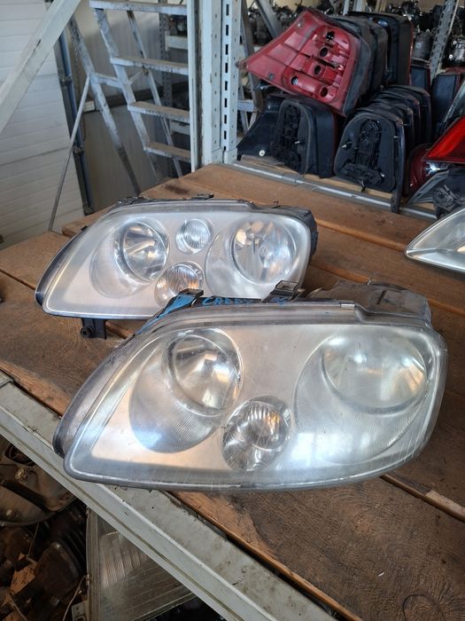 Faruri volkswagen caddy,touran 2005