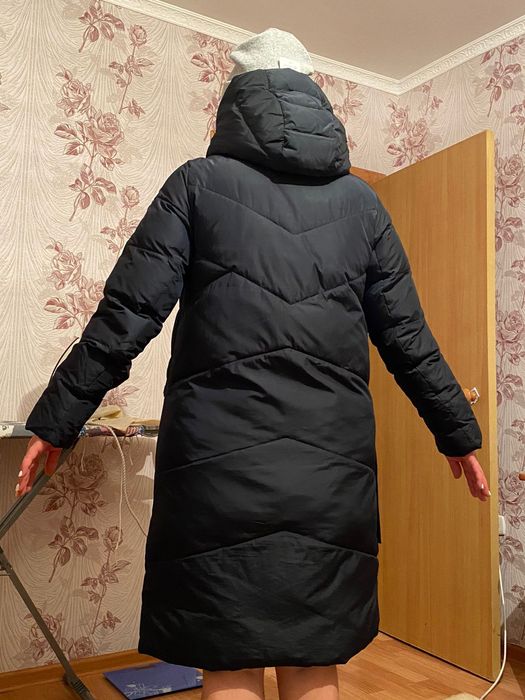 Продам зимний пуховик.