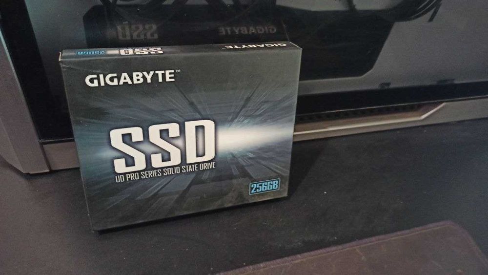 SDD 2.5" SATA накопитель GIGABYTE UD Pro 256GB