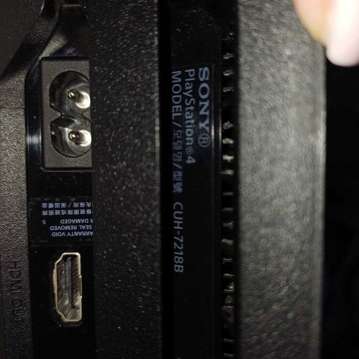 Продается PS4 pro 1 TR