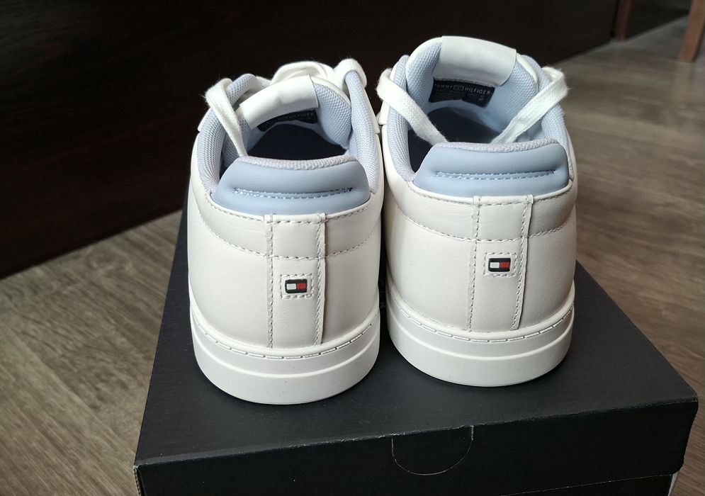 Дамски спортни обувки Tommy Hilfiger