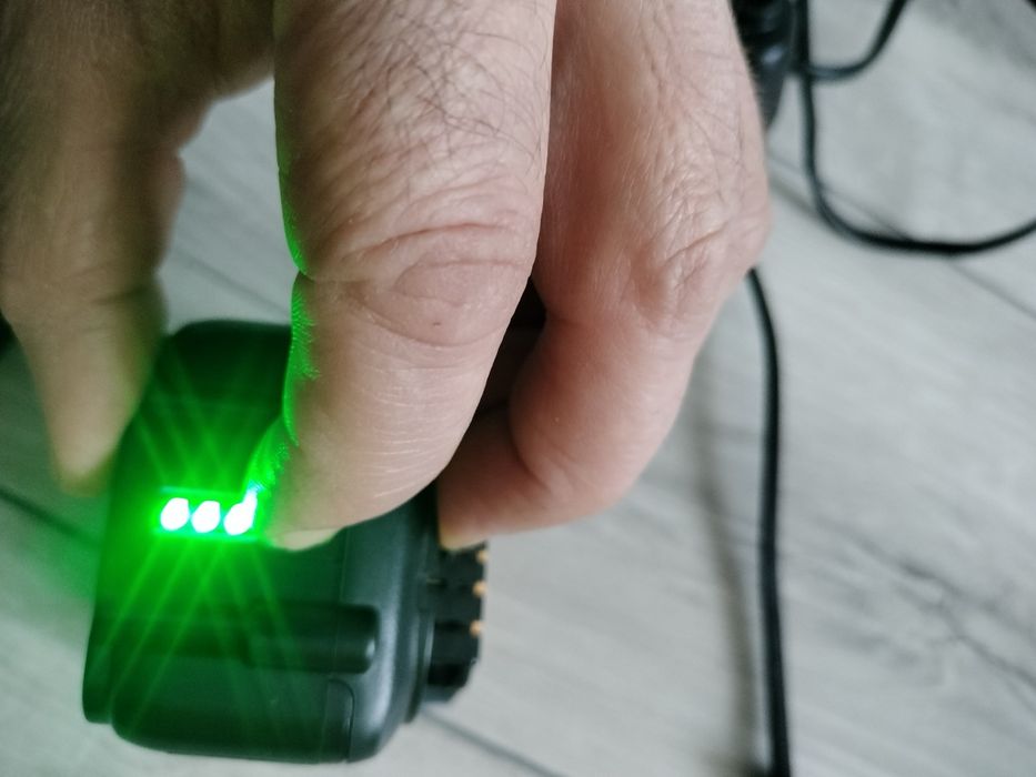 Încărcător dewalt și acumulatori 10,8-12 volți