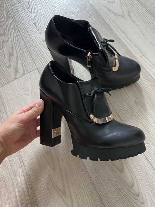 Ботильоны на каблуке