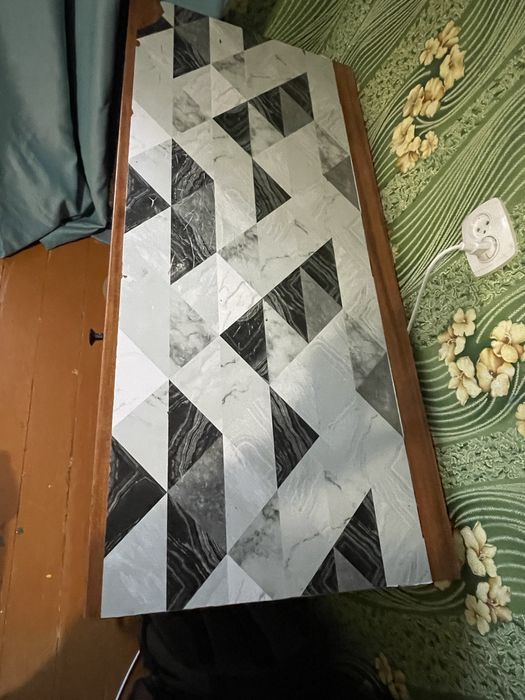 Комплект из двух столов