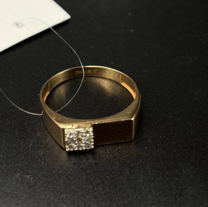 Золото  Кольцо Масса: 2.42