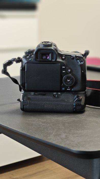 Canon 60d с 2 батерии и грип