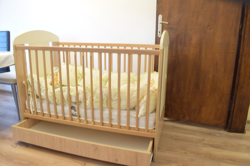 Бебешко легло, три нива