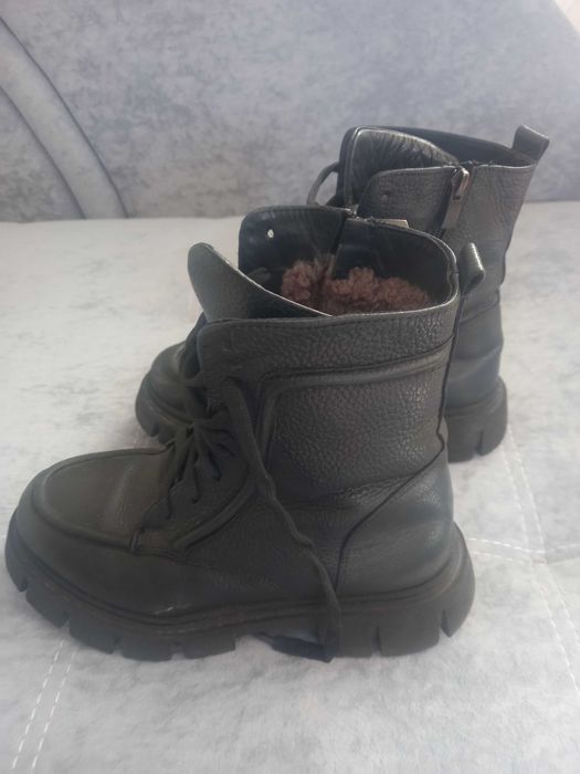 Зимние ботинки 36  размер на девочку, натуралка