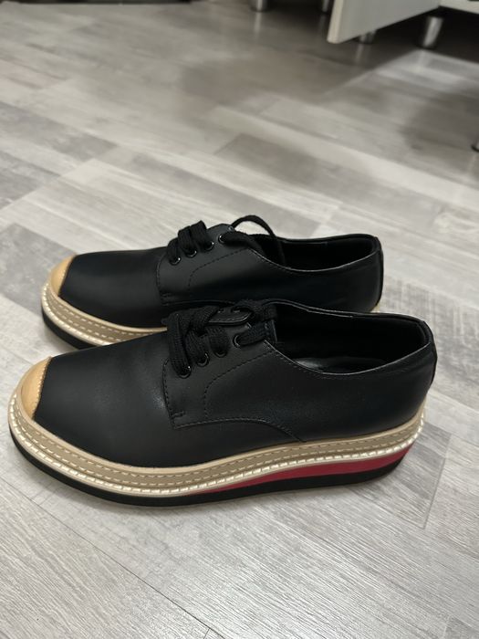 Продам женскую обувь