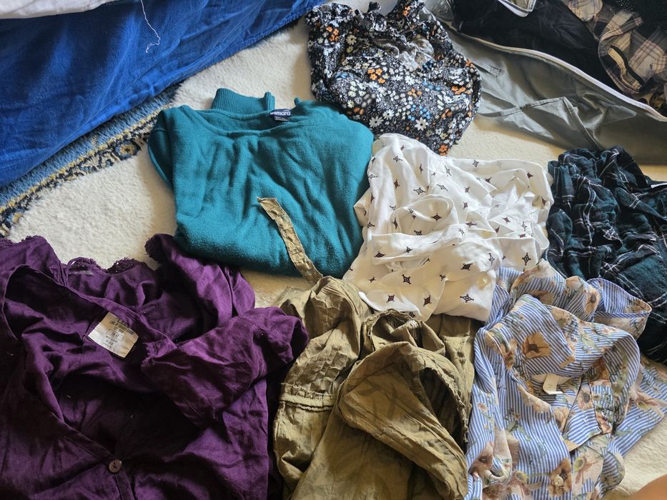 Lot sac 38 de top-uri (tricouri, camasi, bluze)