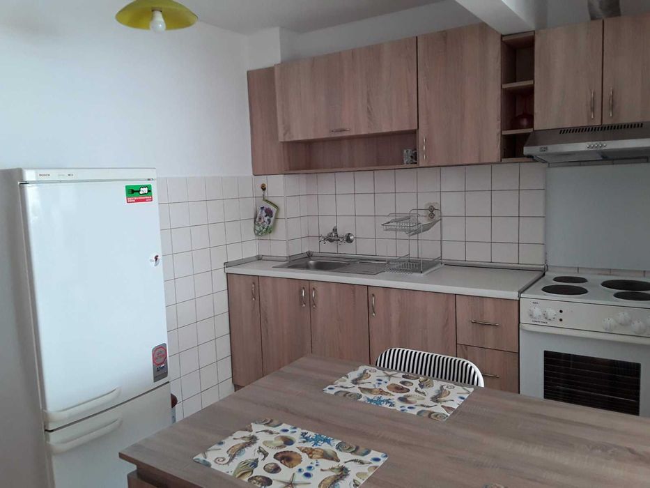 Дава се под наем Тристаен апартамент в София, Център - 100 кв.м за 857.82 € - Снимка #1