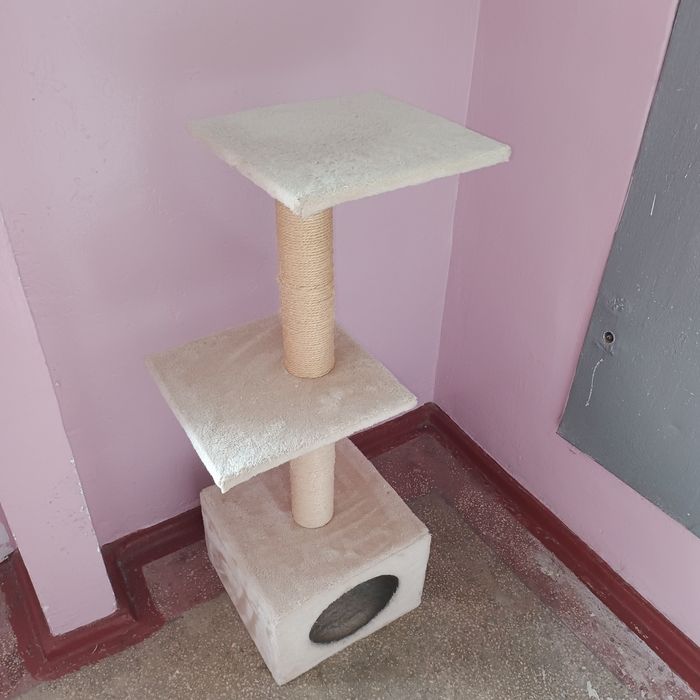 Loc de joaca si dormit pisici