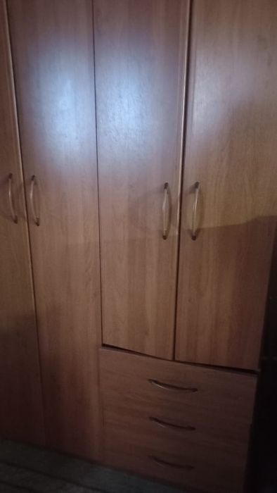 Шкаф сатылады.бағасы 20000