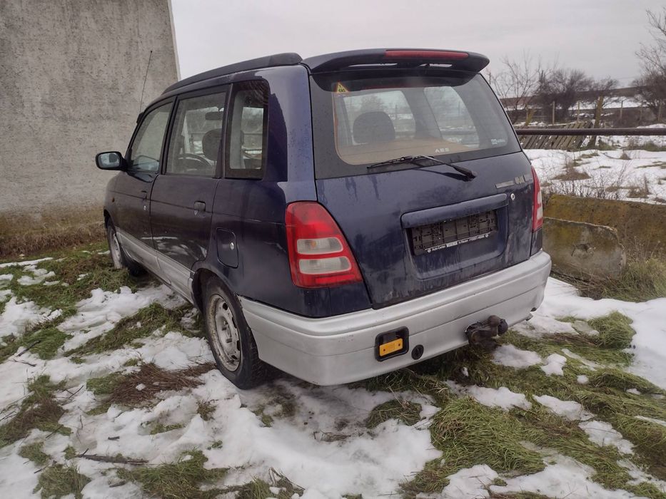 Продавам daihatsu gran move на части 1.6 бензин