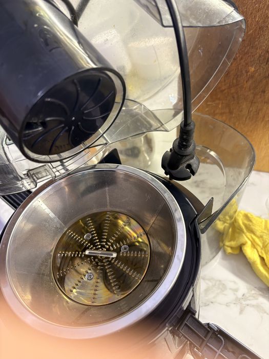 Соковыжималка продаю