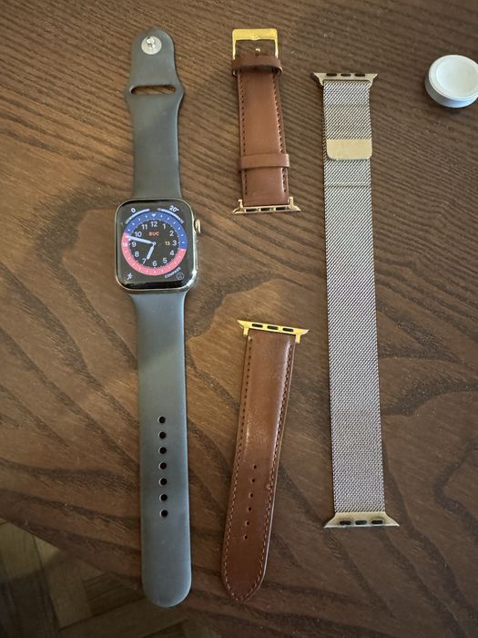 Apple Watch 9 45mm gold
