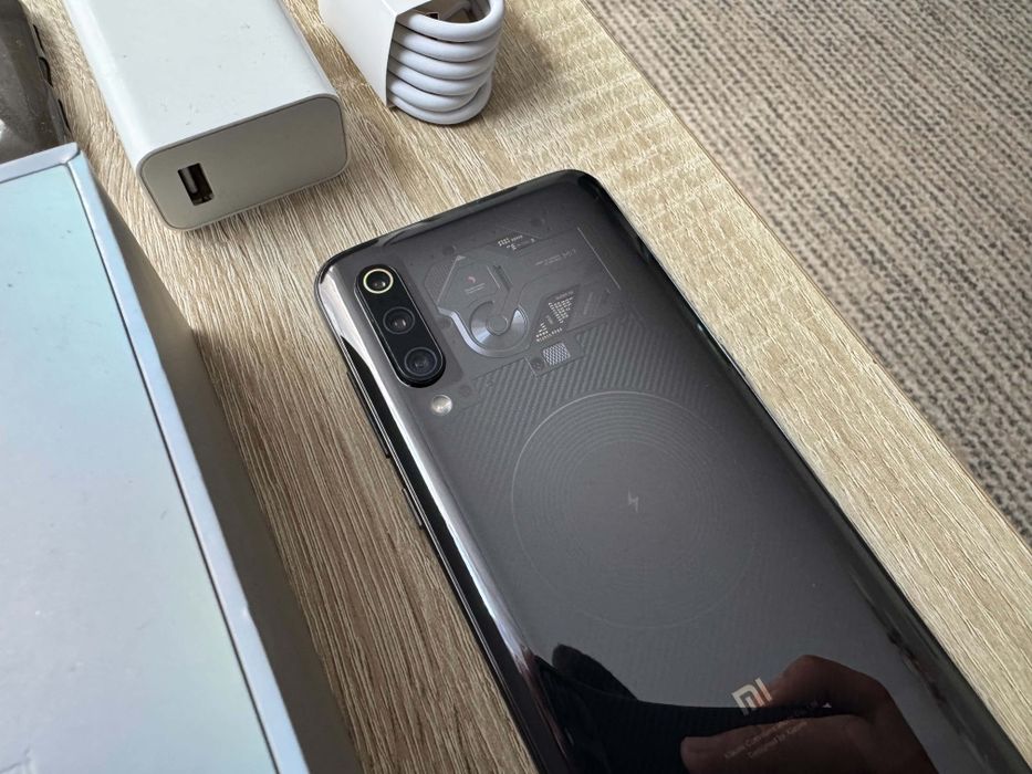 Xiaomi MI9 256GB Explorer Edition Full Box 8 RAM