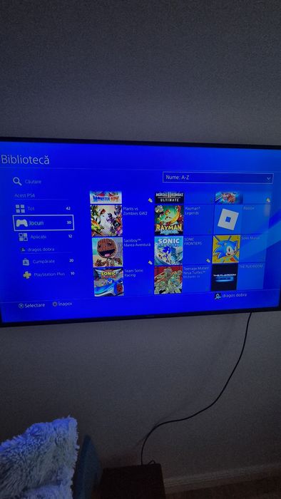 Vând playstation 4 ( ps4 )