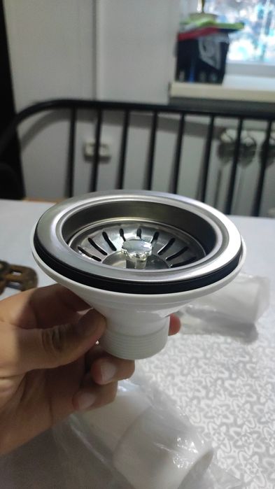 Продам сифон для евро раковины