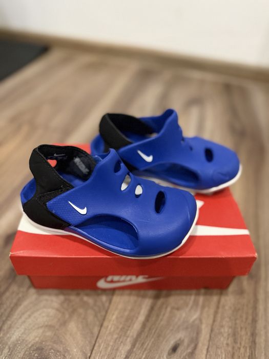 Sandale nike marimea 26
