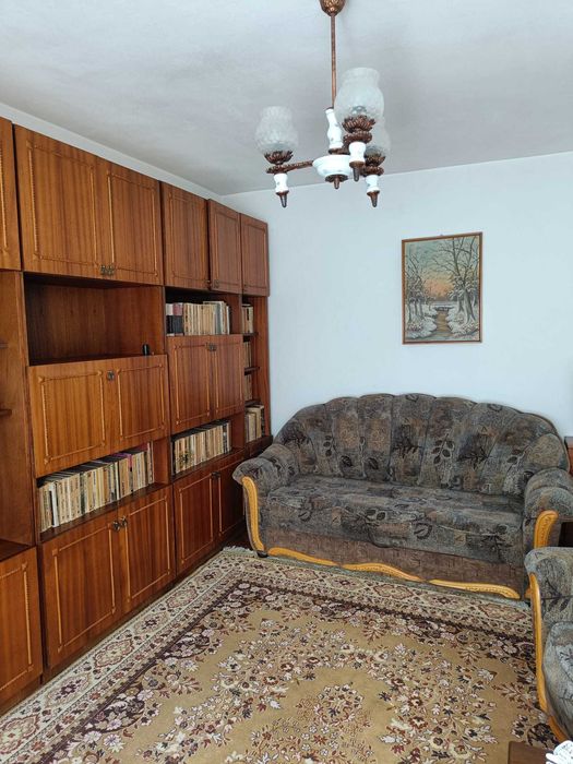 Inchiriez apartament 3 camere,Tudor,zona Dacia