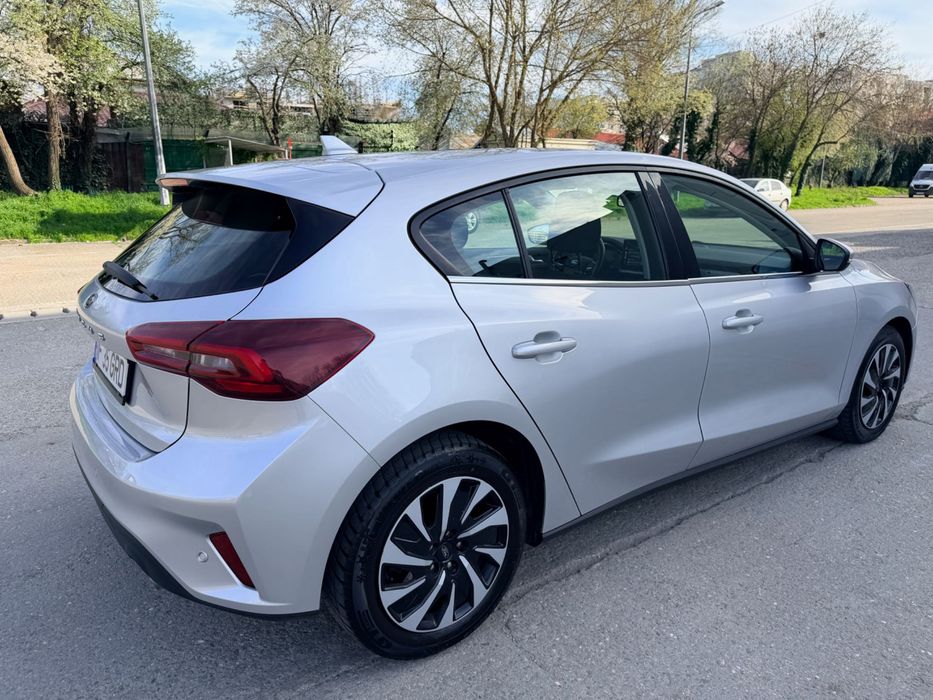 FORD Focus 2023 — imagine 4