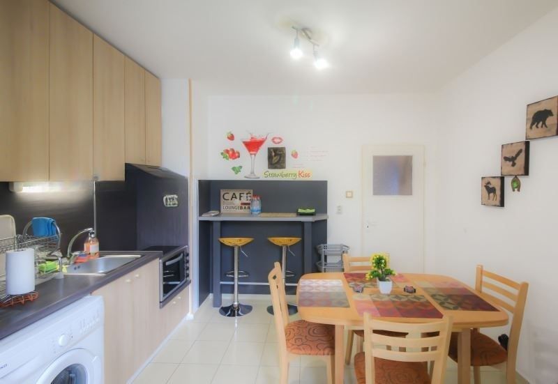 Дава се под наем Тристаен апартамент в София, Света Троица - 99 кв.м за 846.6 € - Снимка #2