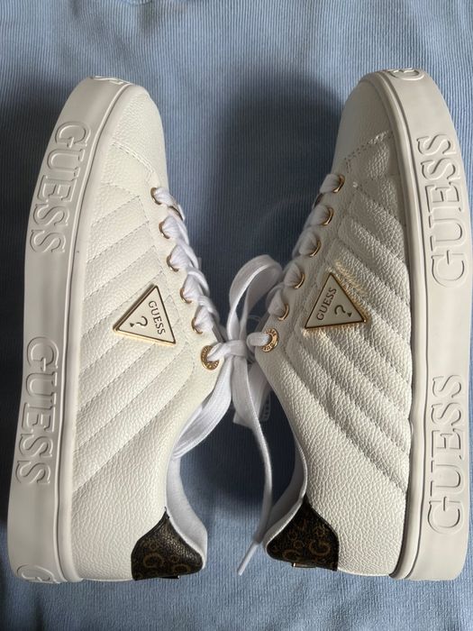 Кроссовки Guess белые