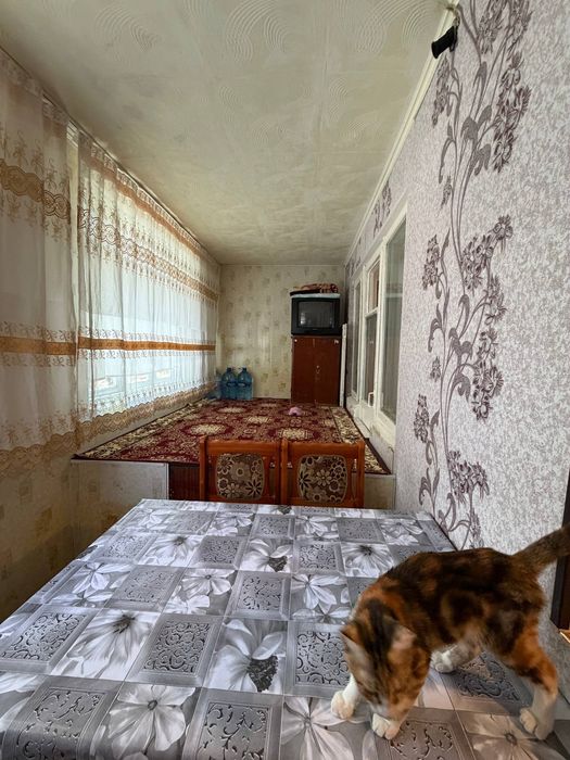 Продаётся  2х ком квартира 2 этаж